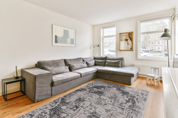 Dywan wełniany do salonu Agnella MIDNIS Szary ISFAHAN