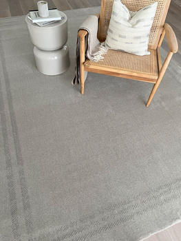 Dywan wełniany do salonu Agnella GRID RIM Szary CALISIA M